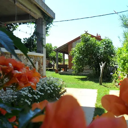 In Privlaka Mit Terrasse Und Garten